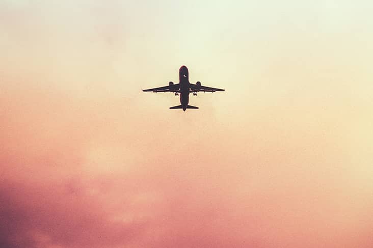 dream about flying in a plane